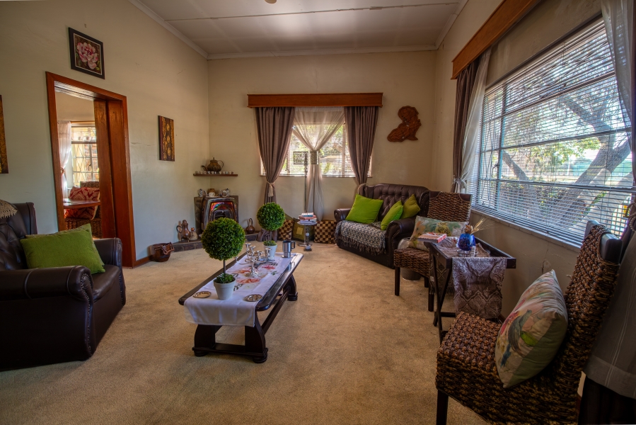 3 Bedroom Property for Sale in Lemoendraai Northern Cape